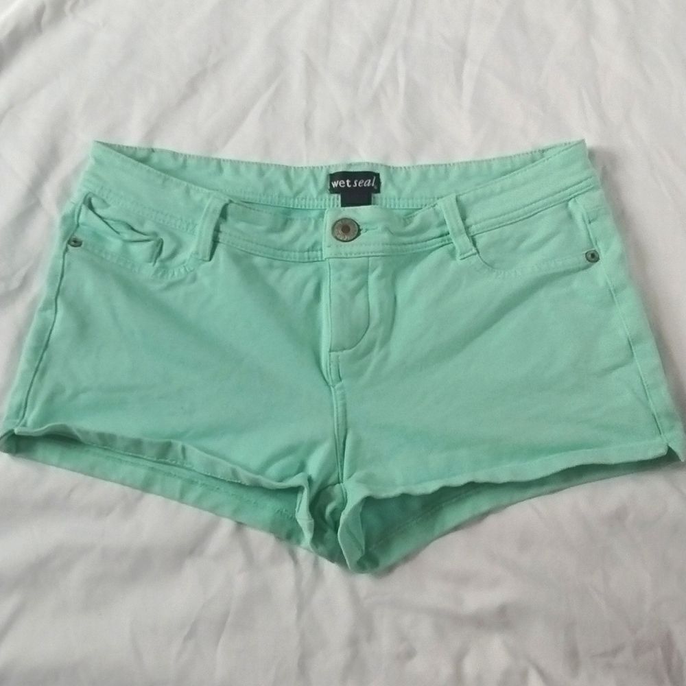 NWOT WetSeal Shorts XL